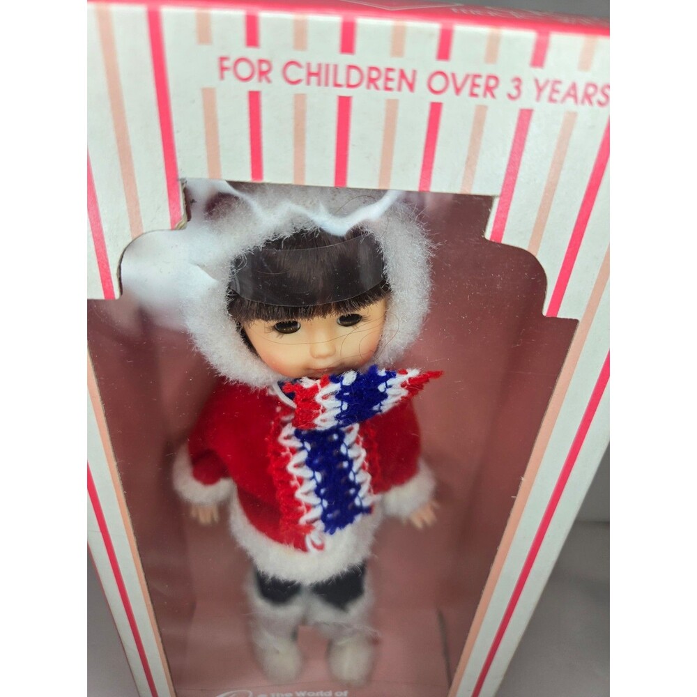 Vintage Ginny Doll in Box The World of Ginny Brunette Winter Outfit - Picture 2 of 6